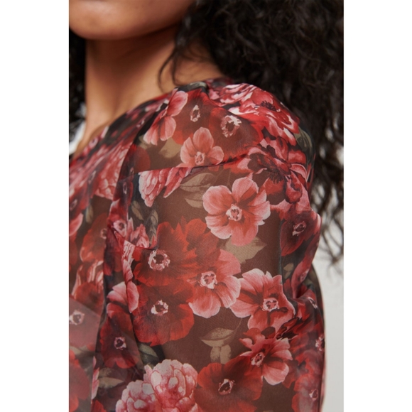 Dynamite Floral Printed Puff Sleeve Blouse - Picture 4 of 4